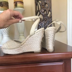 White House/Black Market Size 9